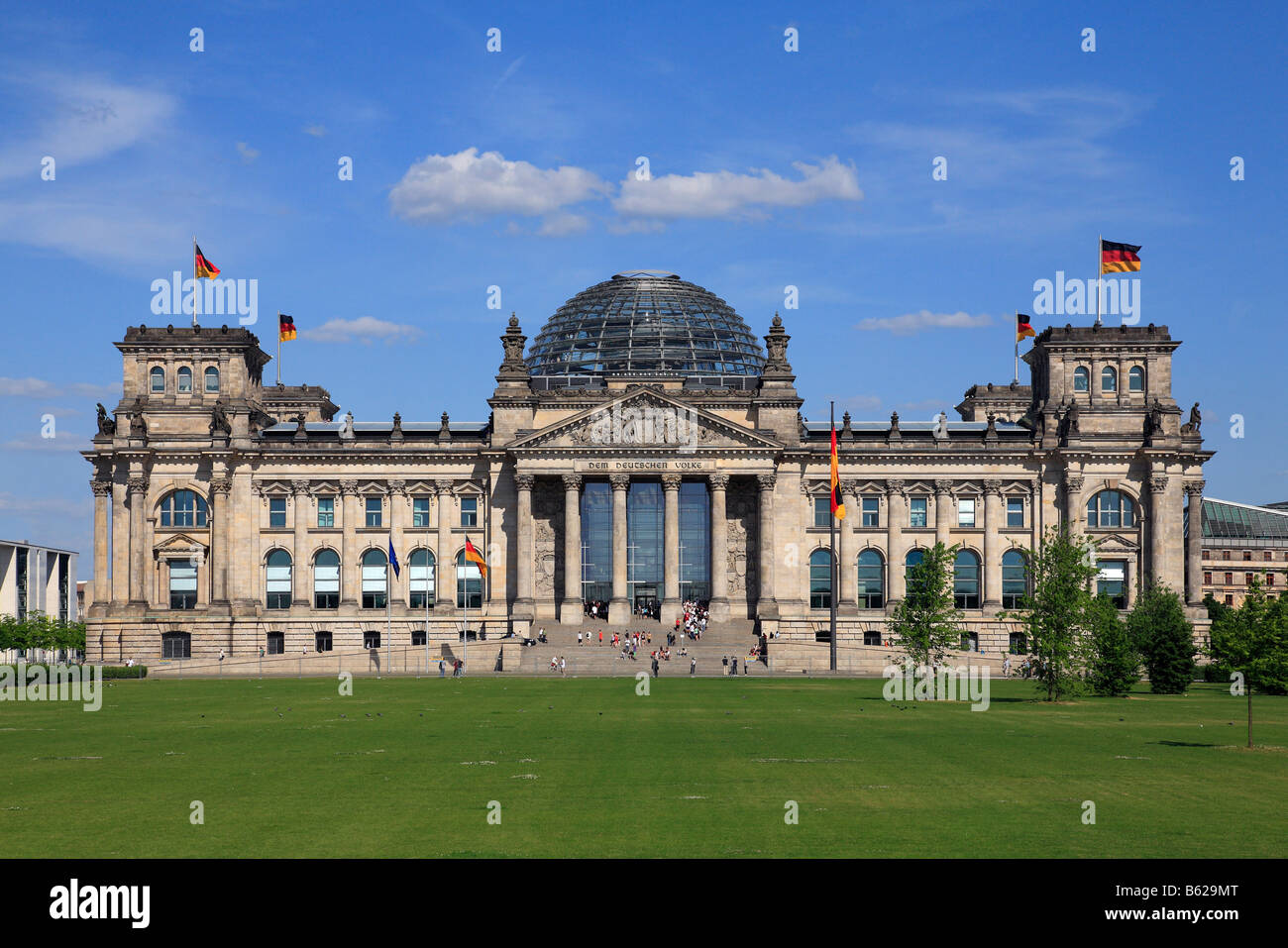 Reichstag, el edificio del parlamento, sede de la cámara baja del parlamento alemán, el gobierno de distrito, Berlín-Mitte, Berlin, Alemania Foto de stock