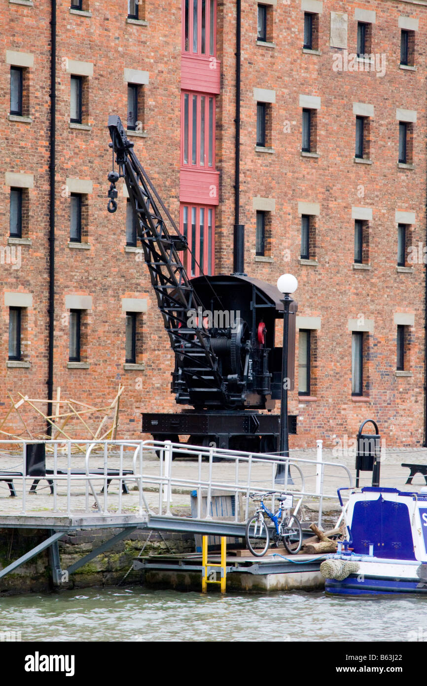 Grúa de vapor viejos docks en Gloucester UK Foto de stock