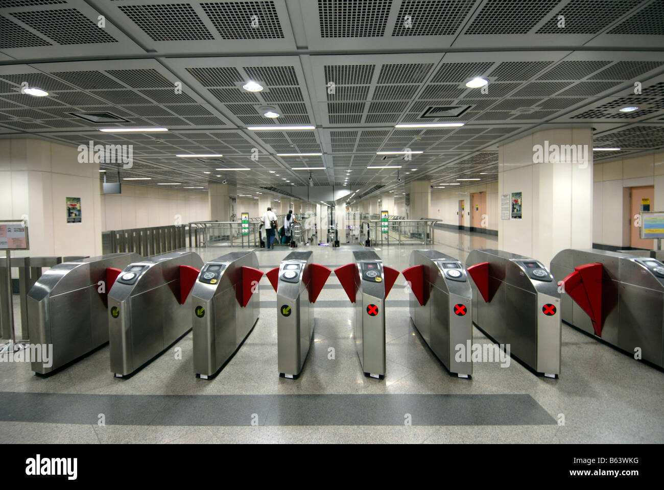 Una estación de tránsito rápido masivo en Singapur. Foto de stock