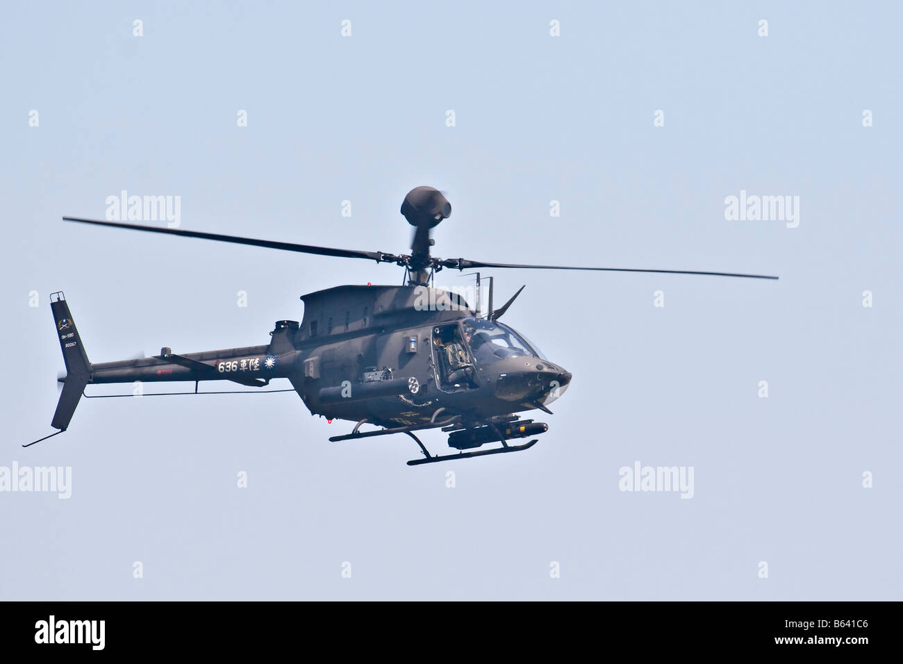 Helicópteros militares de reconocimiento Foto de stock