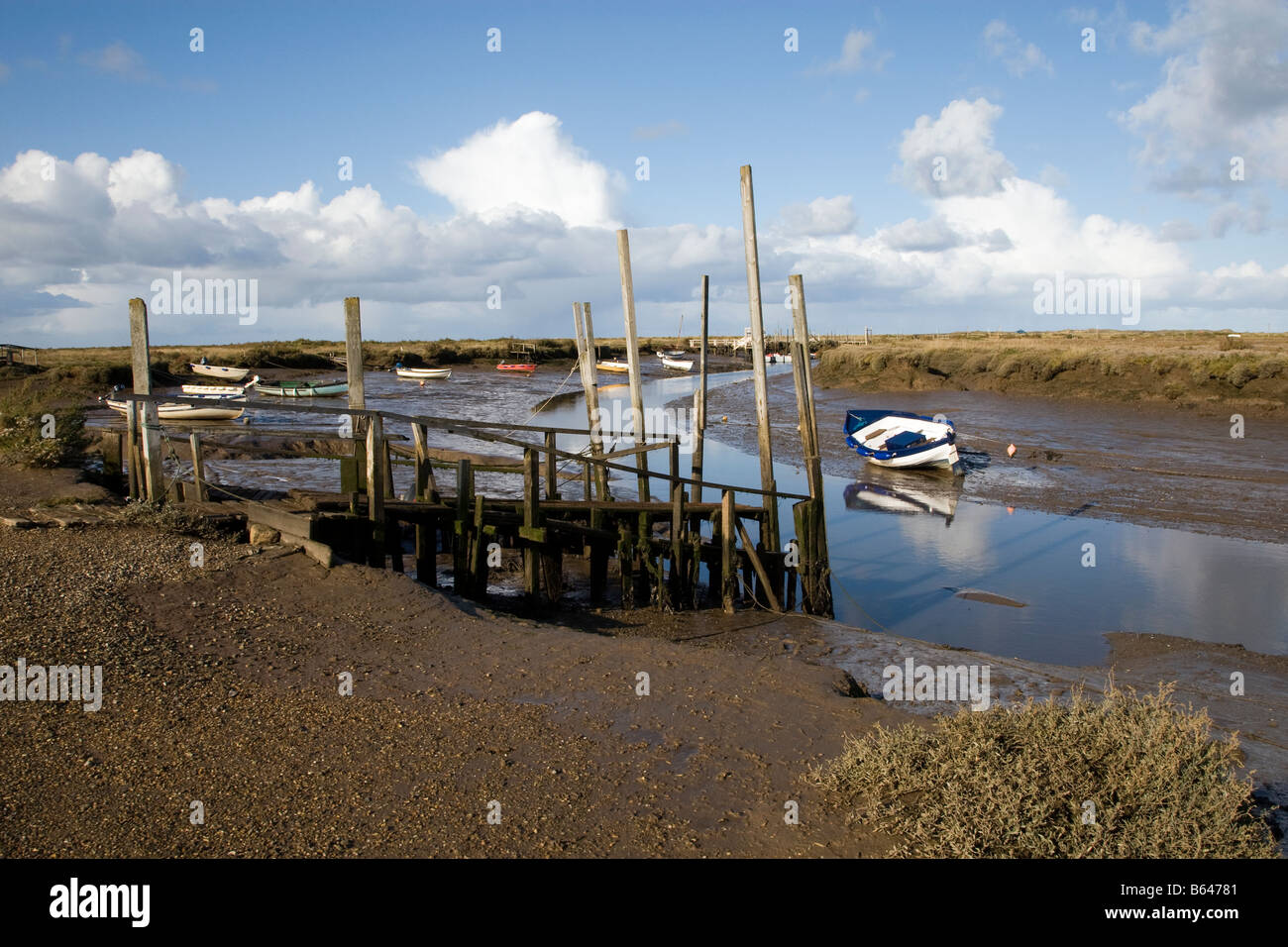 Morston quay en marea baja, al norte de Norfolk. Foto de stock