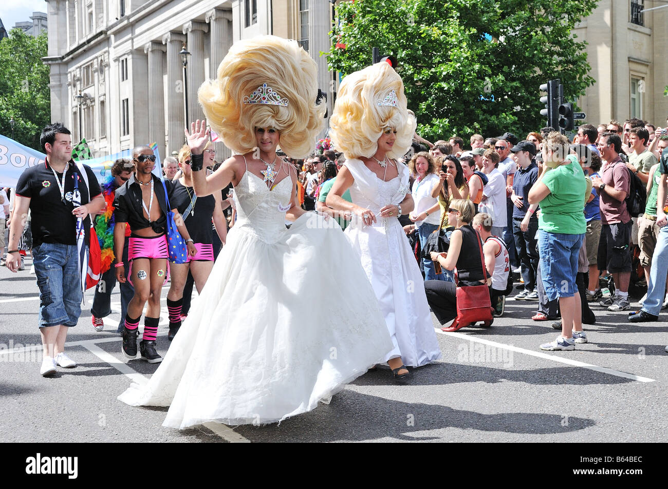 Los juerguistas en el Gay Pride Parade, Londres, 2008 Foto de stock