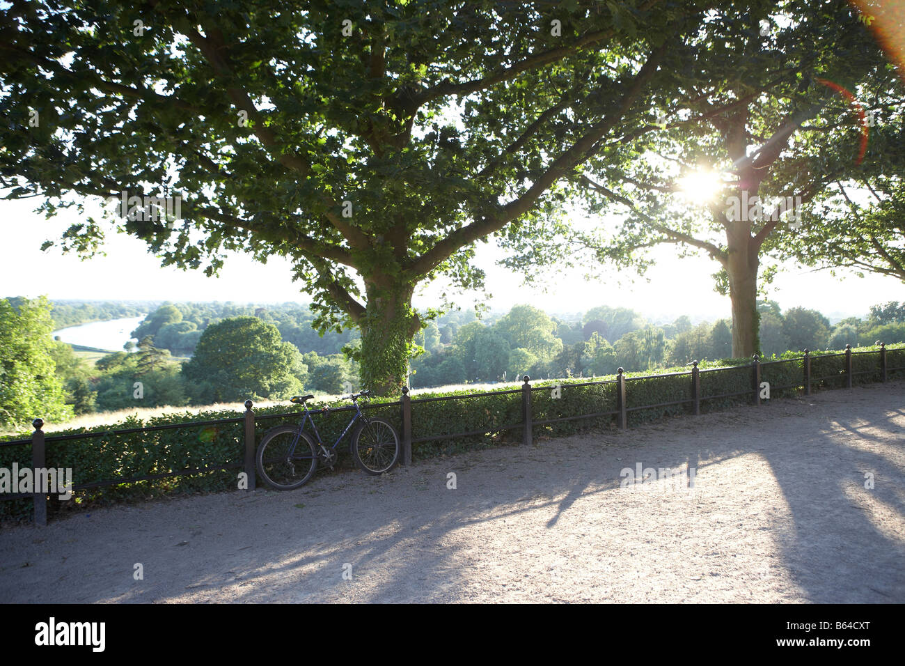 Jardines y parques en Richmond upon Thames en Londres Foto de stock