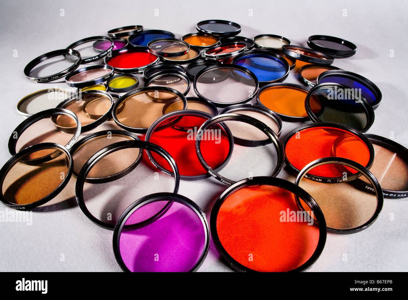 Primer plano de una colorida filtros fotográficos Foto de stock