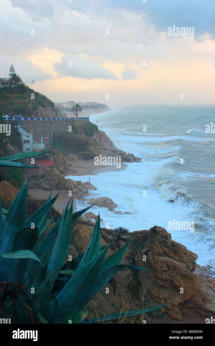 Mar Mediterráneo. Tormenta de mar. Calella. La provincia de Barcelona.  España Fotografía de stock - Alamy