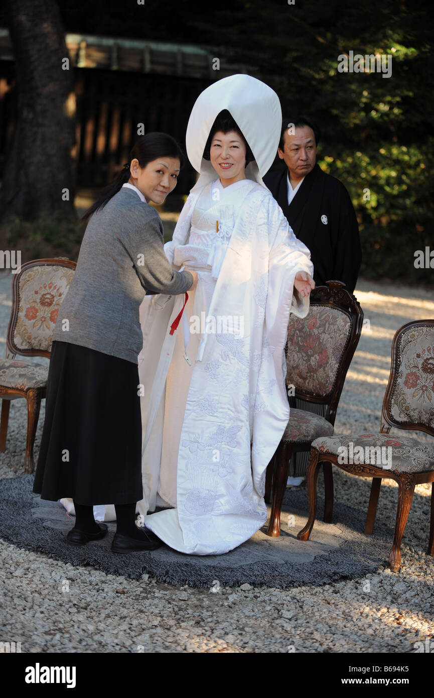Vestido de novia japonés fotografías e imágenes de alta resolución - Alamy