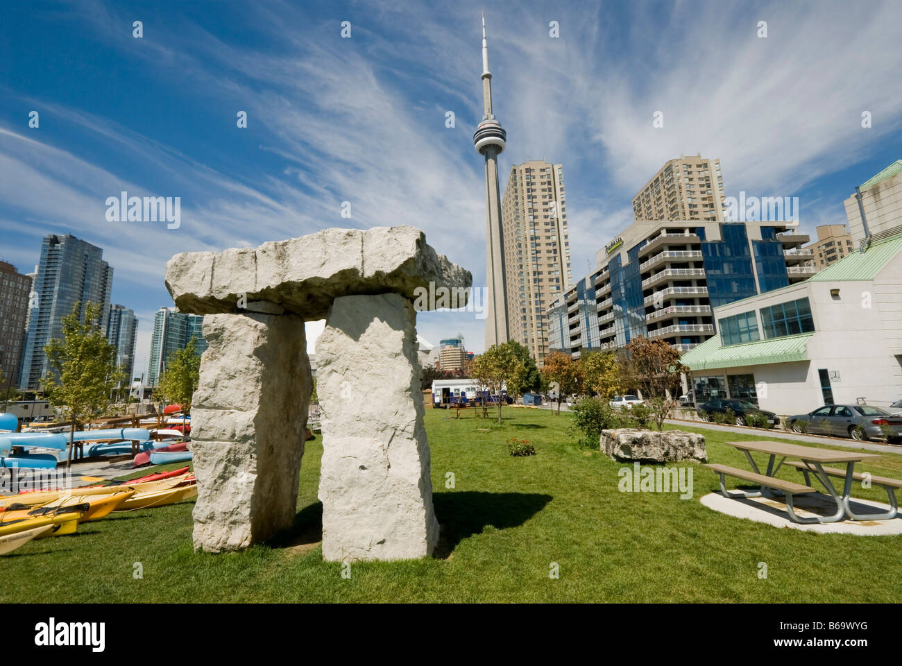 Edad de Piedra simulada escultura henge, Toronto, Canadá Foto de stock