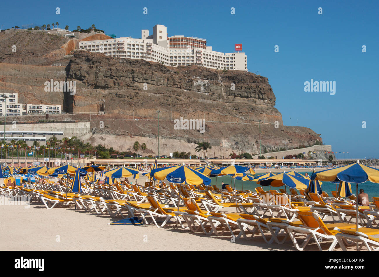 Gran Canaria: Hotel Riu Vistamar con vistas a la Playa de los Amadores  Cerca de Puerto Rico Fotografía de stock - Alamy
