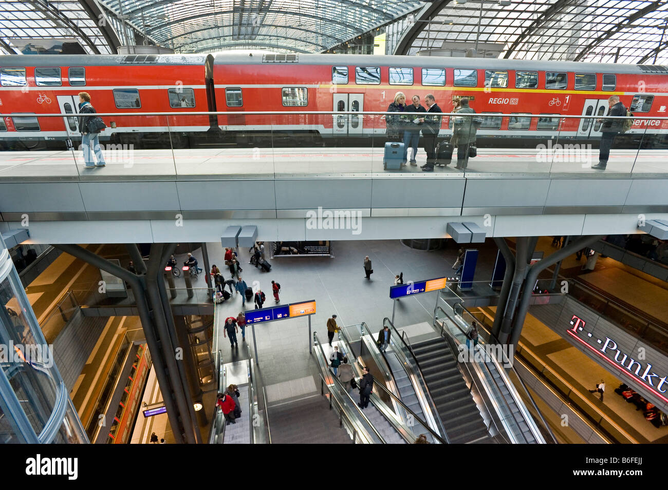 La estación central de Berlín, Alemania, Europa Foto de stock