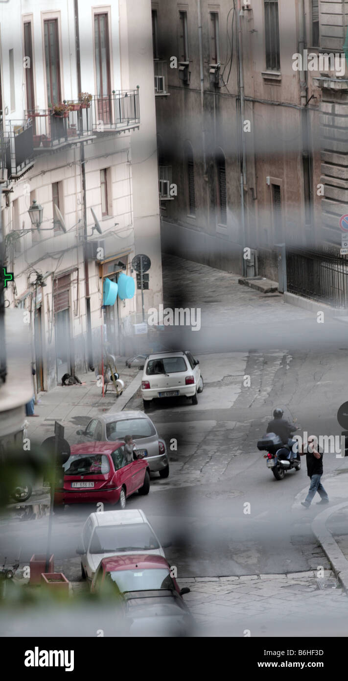 Vista de Via Zara desde una ventana del hotel en la Via Roma, centro de la  ciudad de Palermo, Sicilia, Italia Fotografía de stock - Alamy