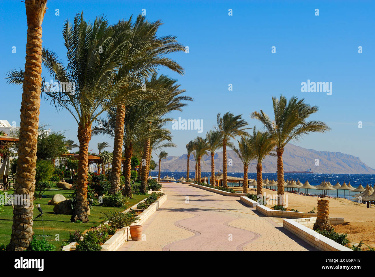 Hermosa playa y el océano en Sharm el-Sheikh, Egipto Foto de stock