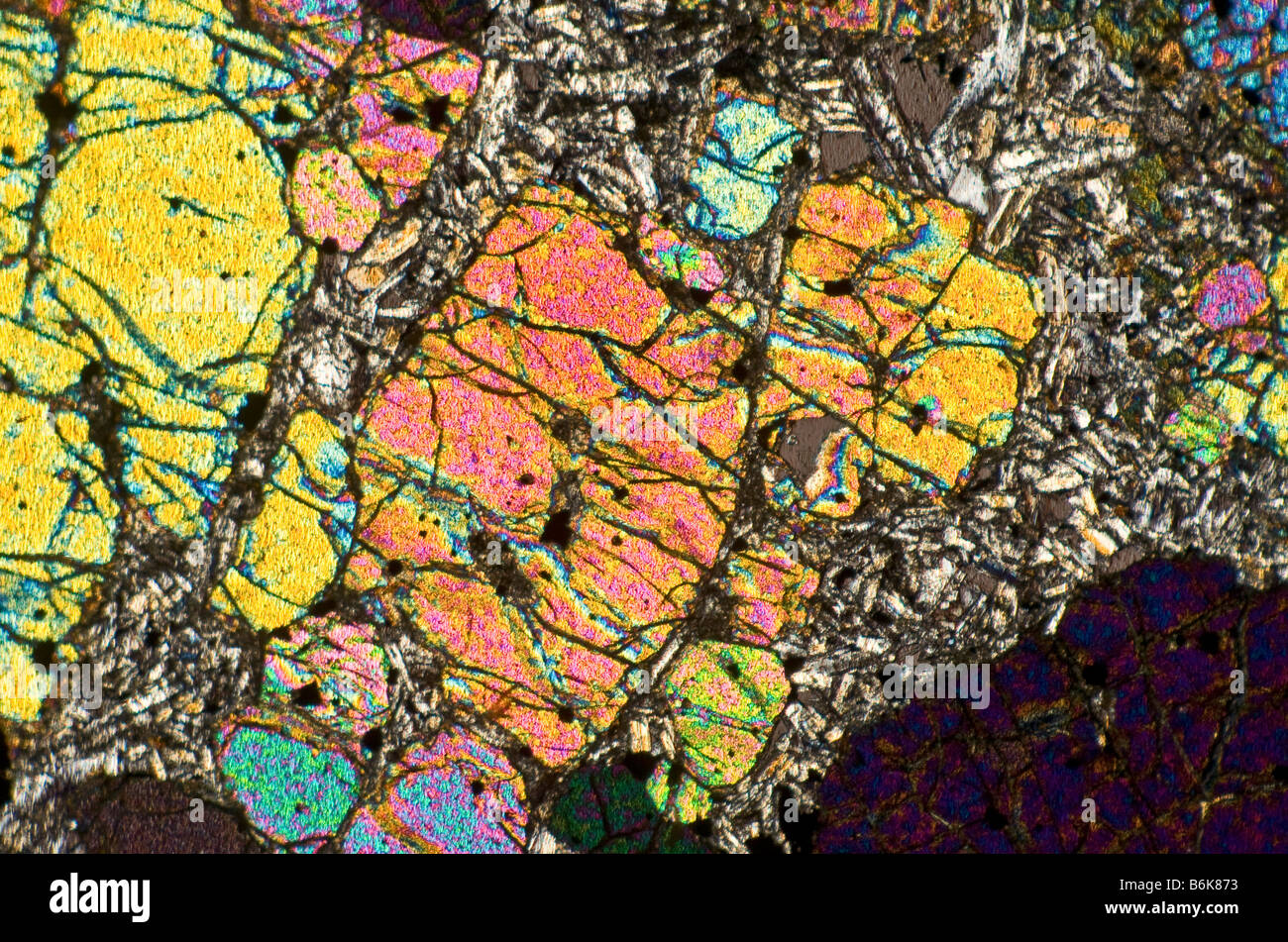 Microscopio polarizado picrita mineralogía olivino basalto fotografías e  imágenes de alta resolución - Alamy