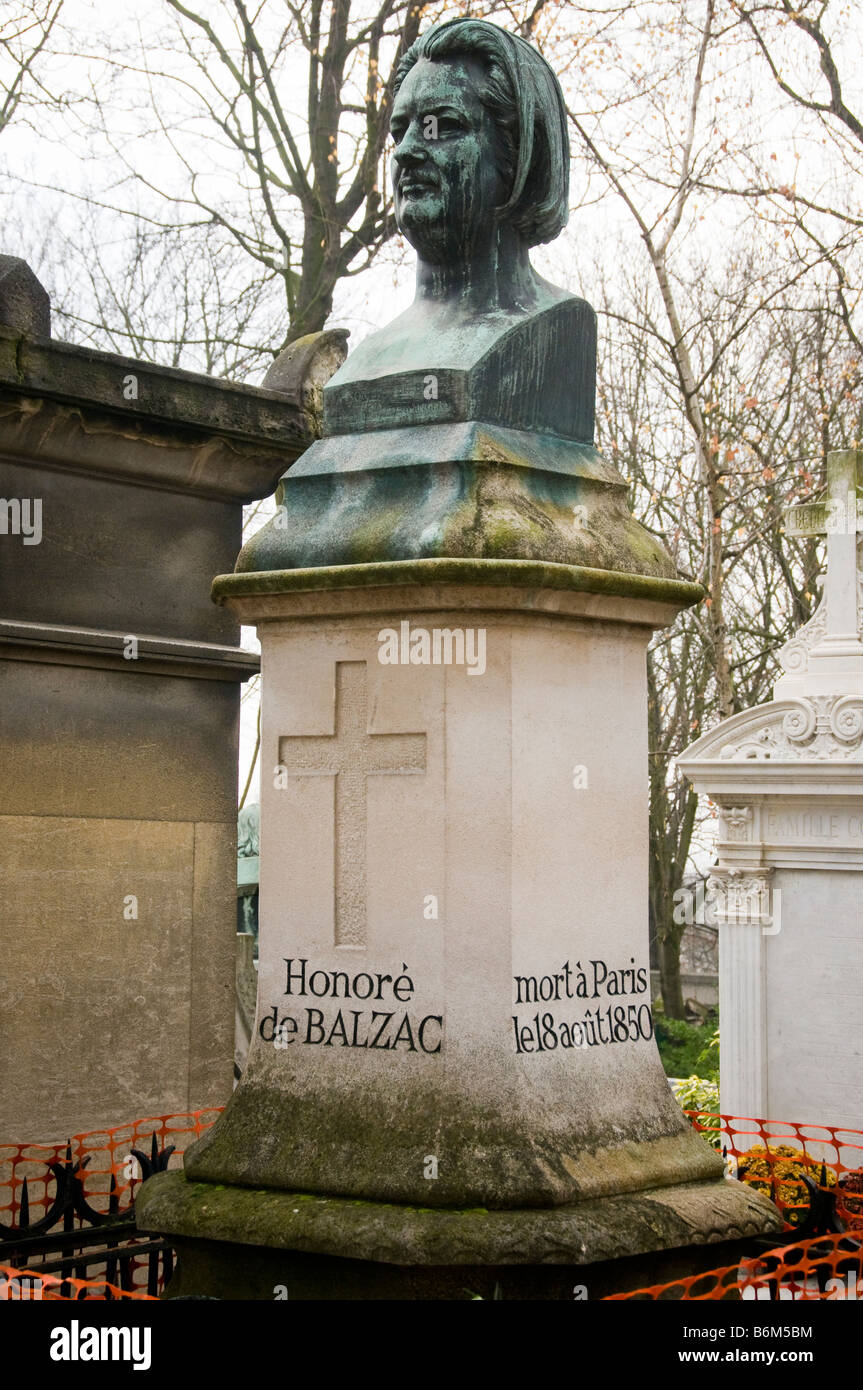 La Tumba de Honoré de Balzac en el cementerio de Père Lachaise París Francia Foto de stock