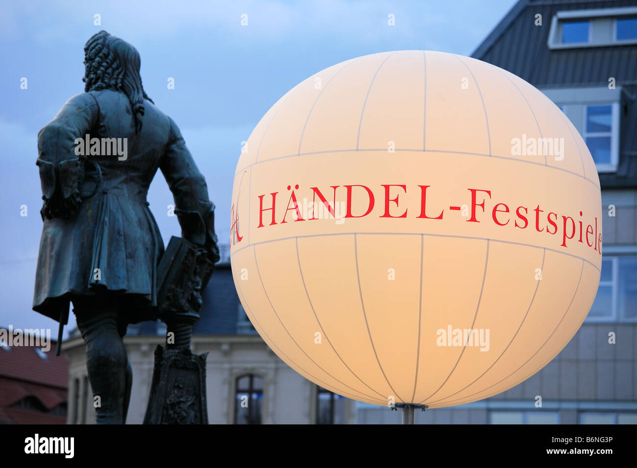 Estatua de Georg Friedrich Händel en market place durante Händel Festival 2008 en Halle (Saale), Alemania; Händelfestspiele 2008 Foto de stock