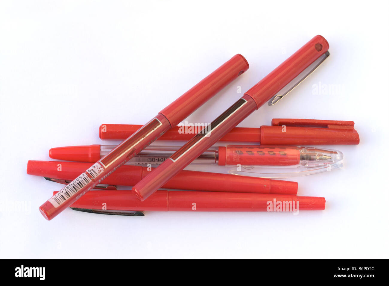 Bolígrafos rojos fotografías e imágenes de alta resolución - Alamy