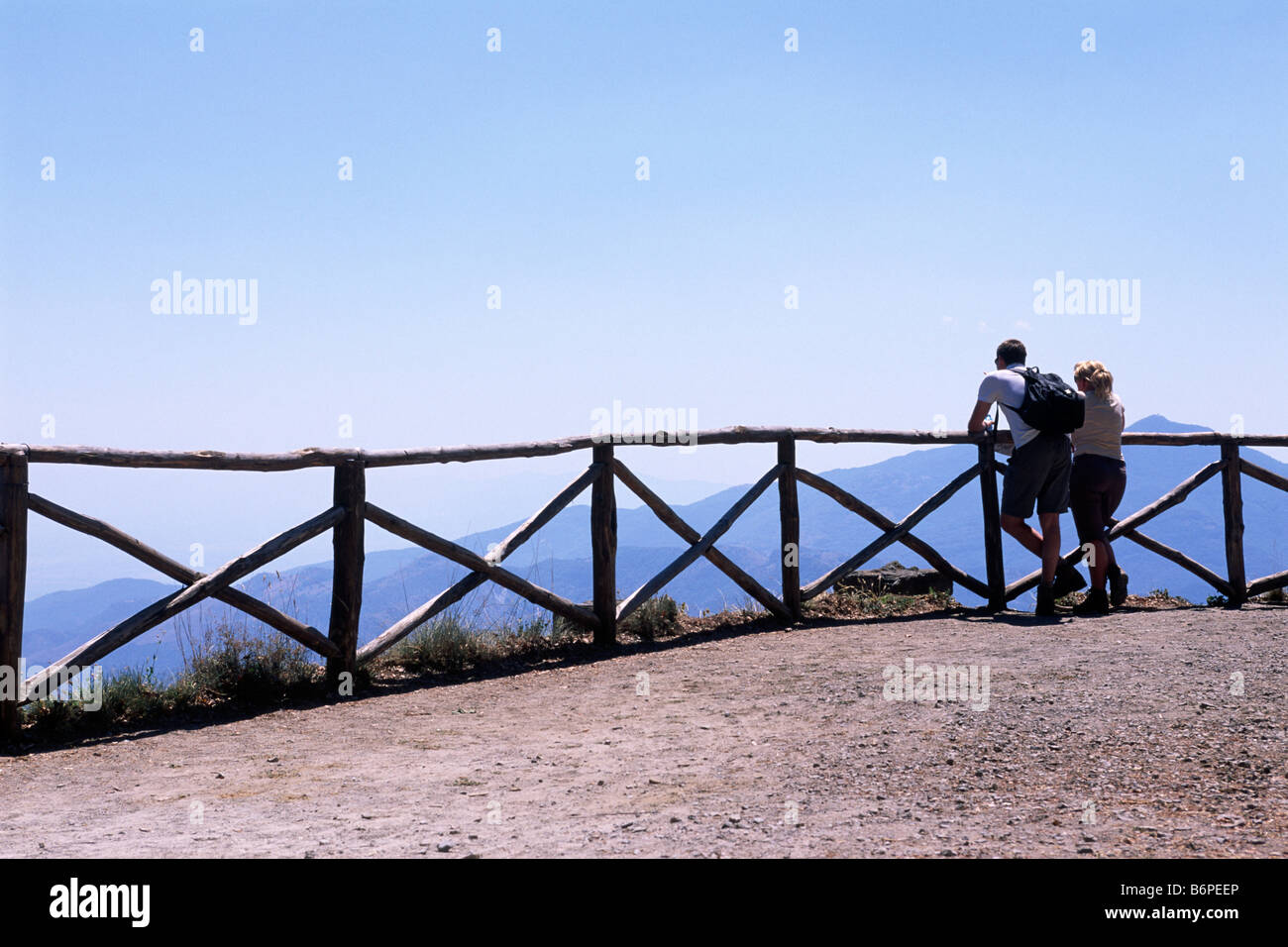 Italia, Basilicata, Parque Nacional del Pollino, punto de vista, los turistas Foto de stock