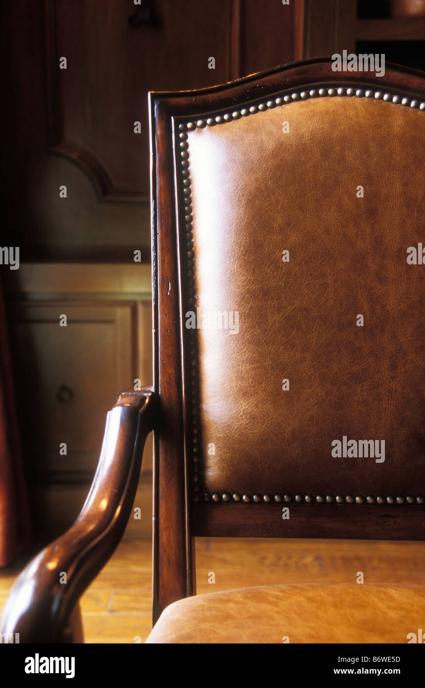 Cuero y madera fotografías e imágenes de alta resolución Alamy