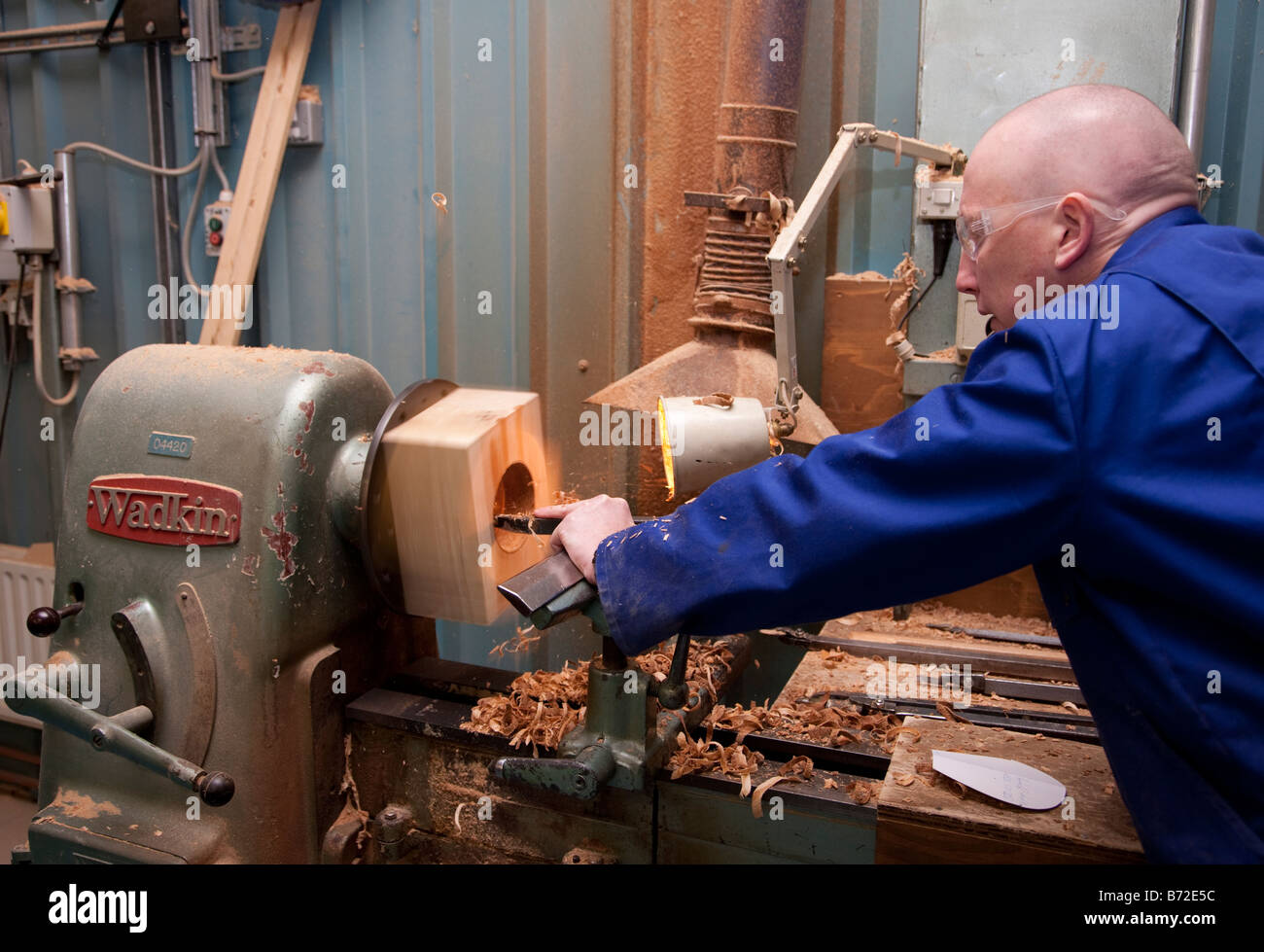 Torno torno de madera fotografías e imágenes de alta resolución