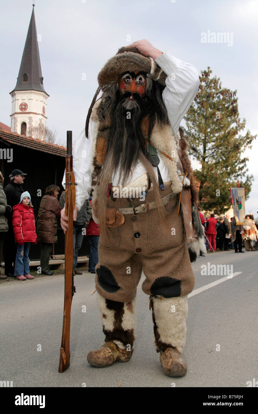 Máscara tradicional en hunter 'Bedanc' en Eslovenia Fotografía de stock -  Alamy