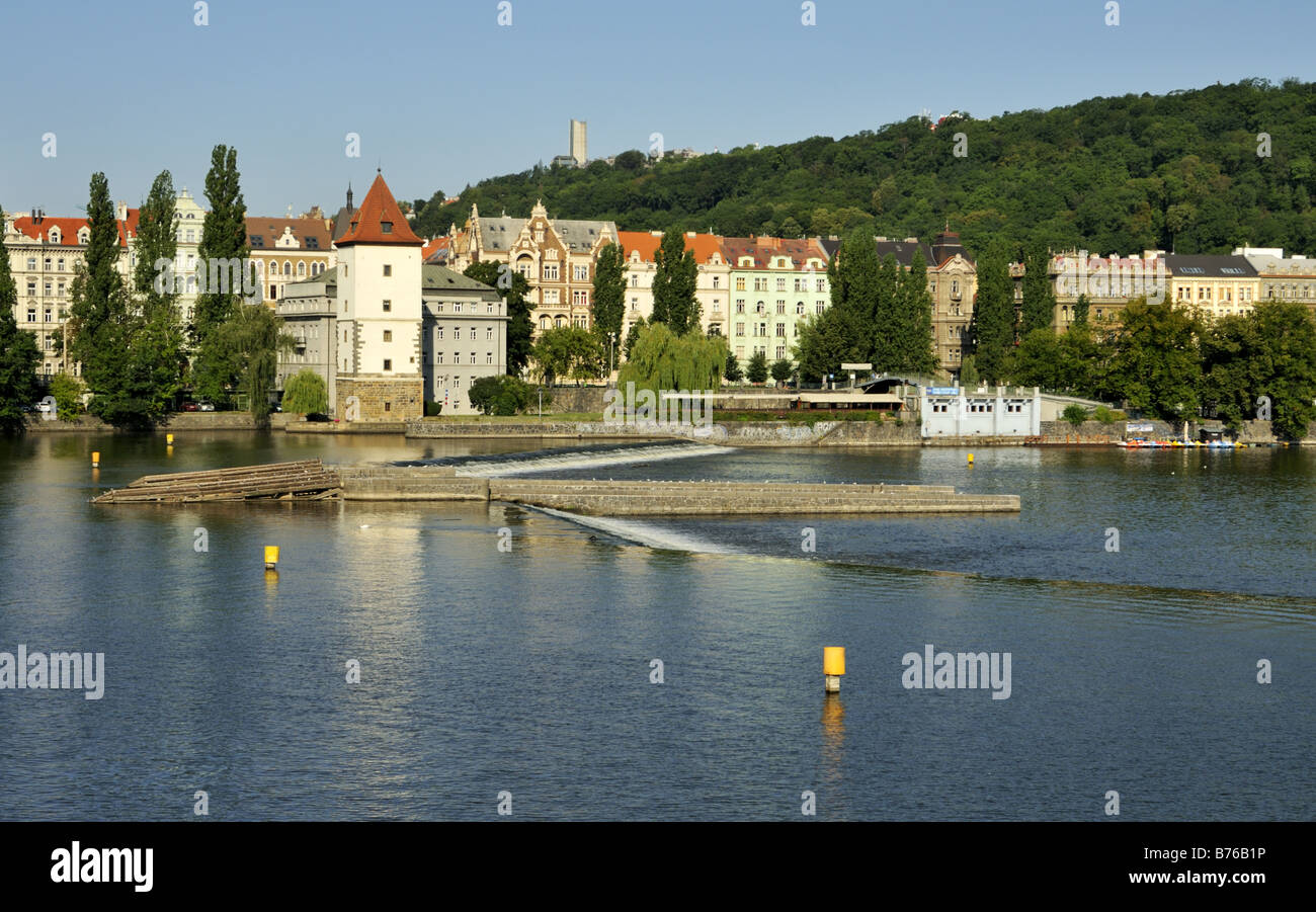 Represa Sobre El Rio Moldava Praga Fotografia De Stock Alamy