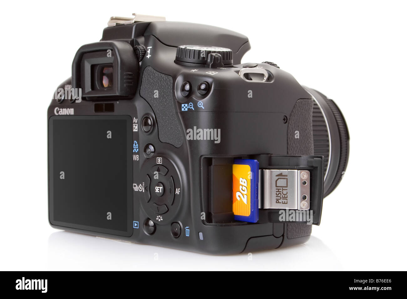 Canon EOS 450D (Rebel XSi), digital SLR de 12 megapíxeles, con una mitad  tarjeta SD insertada Fotografía de stock - Alamy