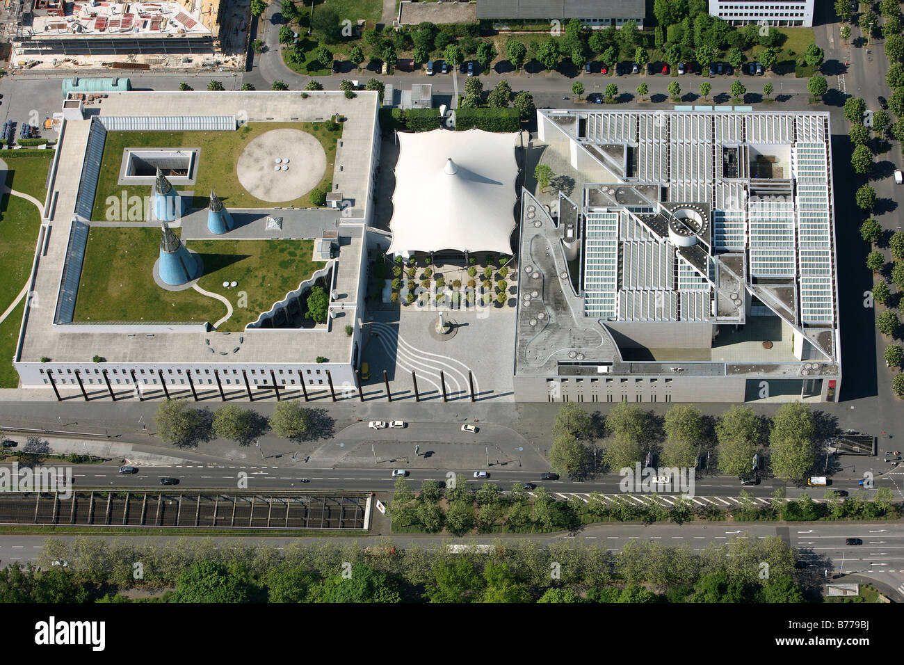 Foto aérea, Museo de Arte de Bonn, el arte y la sala de exposiciones de la República Federal de Alemania, el museo Mile, Friedrich-Ebert-Allee, Foto de stock