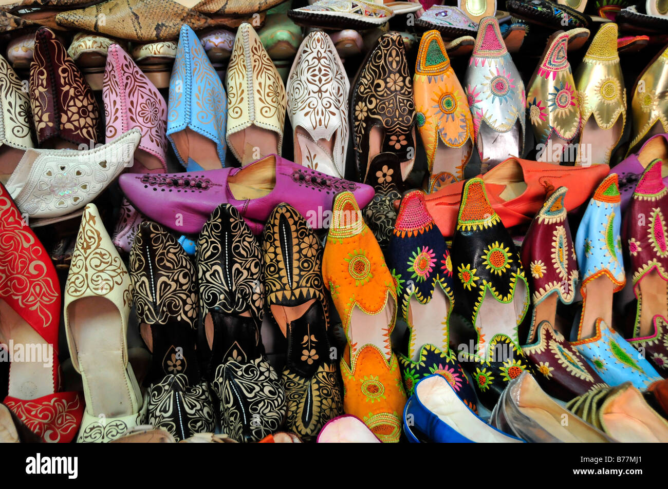 Tienda De Zapatos Tienda Medina Marruecos Fotos e Imágenes de stock - Alamy