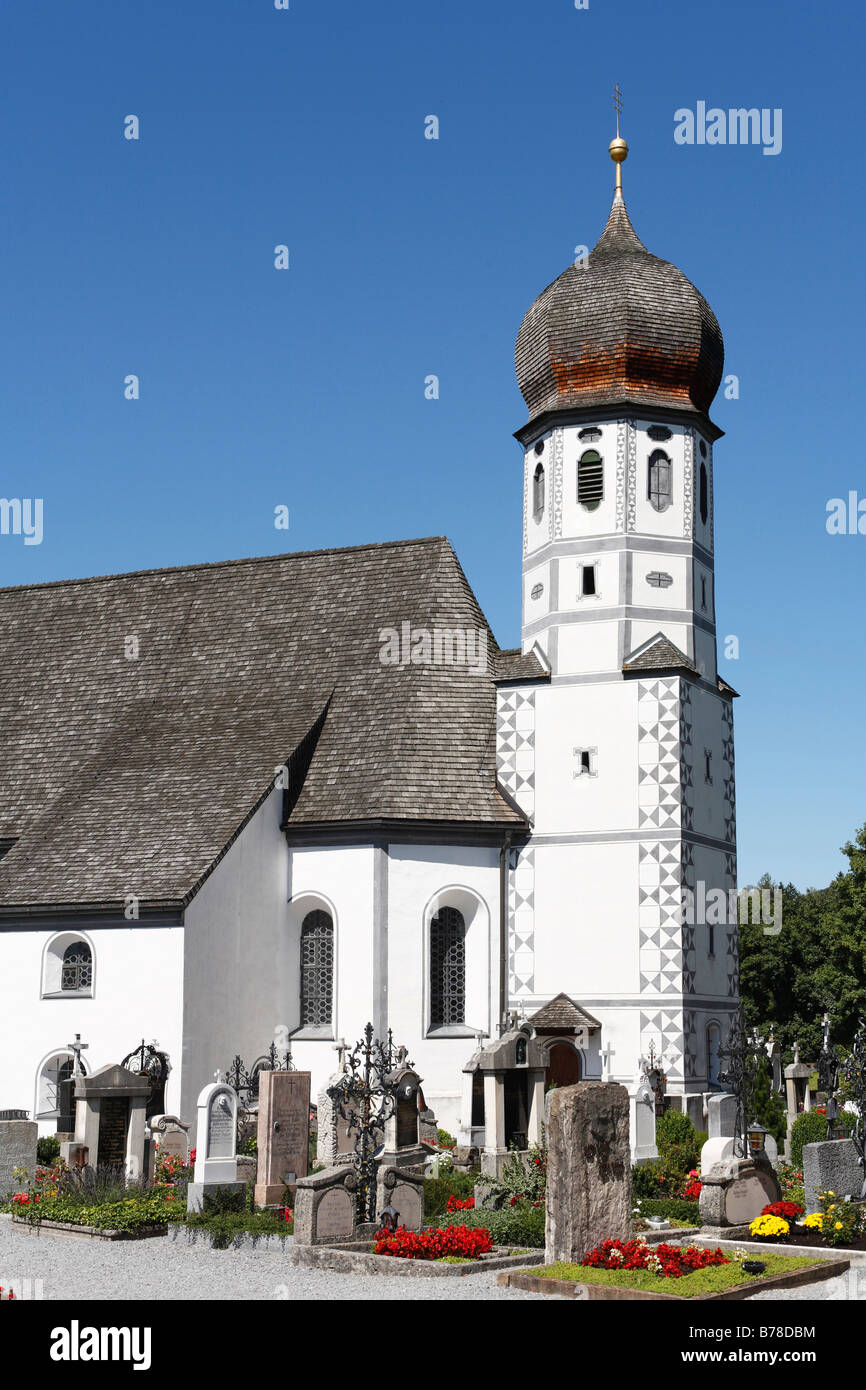 Mariae Schutz cementerio iglesia en Fischbachau, Alta Baviera, Baviera, Alemania, Europa Foto de stock
