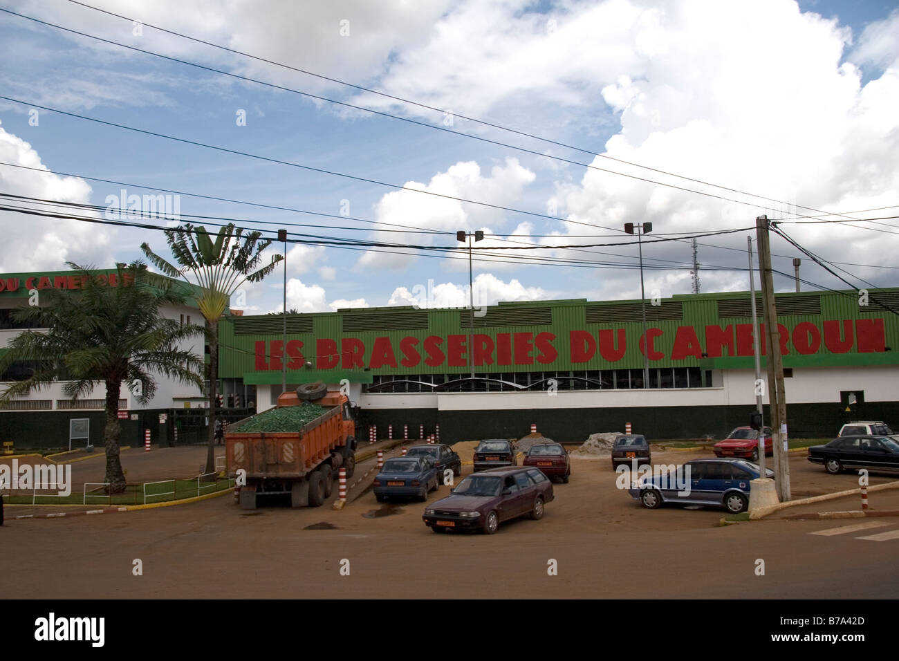 Les Brasseries Du Cameroun Ocas Brewery Yaounde Camerun Africa Occidental Fotografia De Stock Alamy Les Brasseries Du Cameroun Ocas Brewery Yaounde Camerun Africa Occidental Fotografia De Stock Alamy