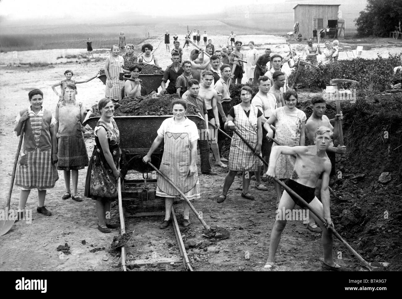 Foto histórica, los civiles que trabajan, ca. 1943 Foto de stock