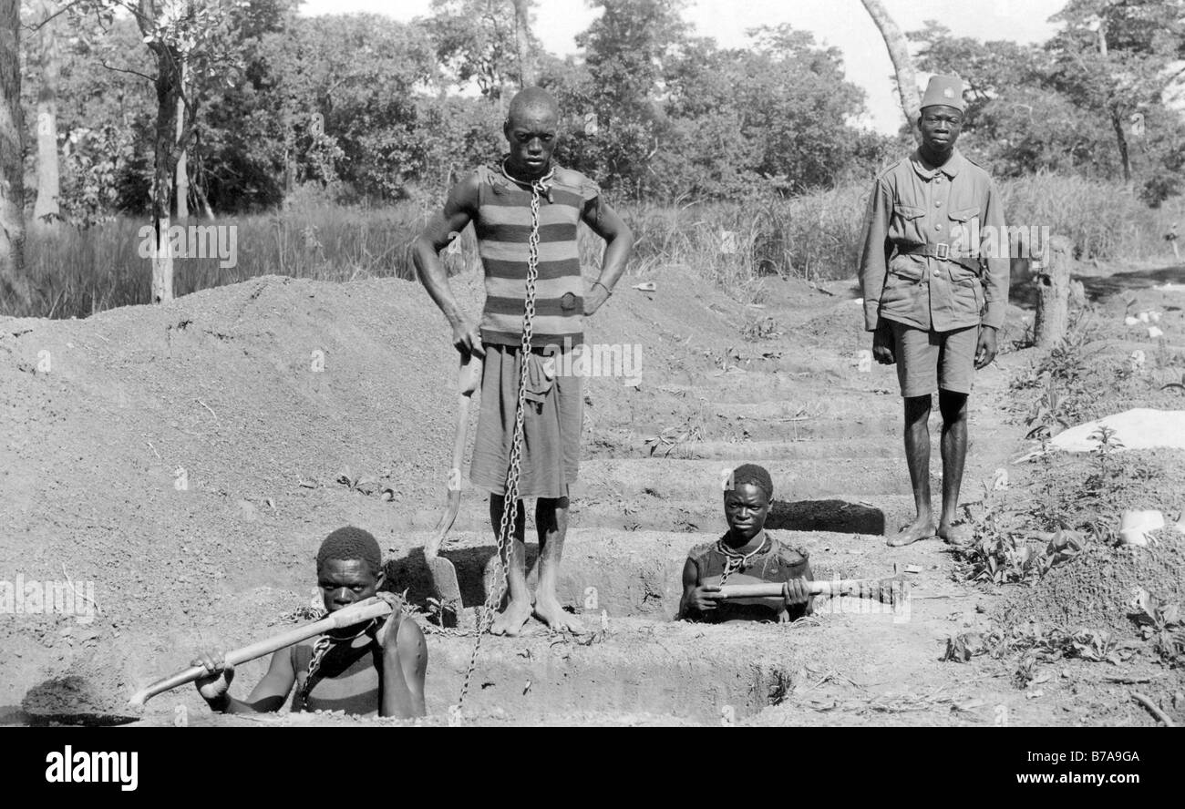 Foto histórica, esclavos en cadenas, la esclavitud Foto de stock
