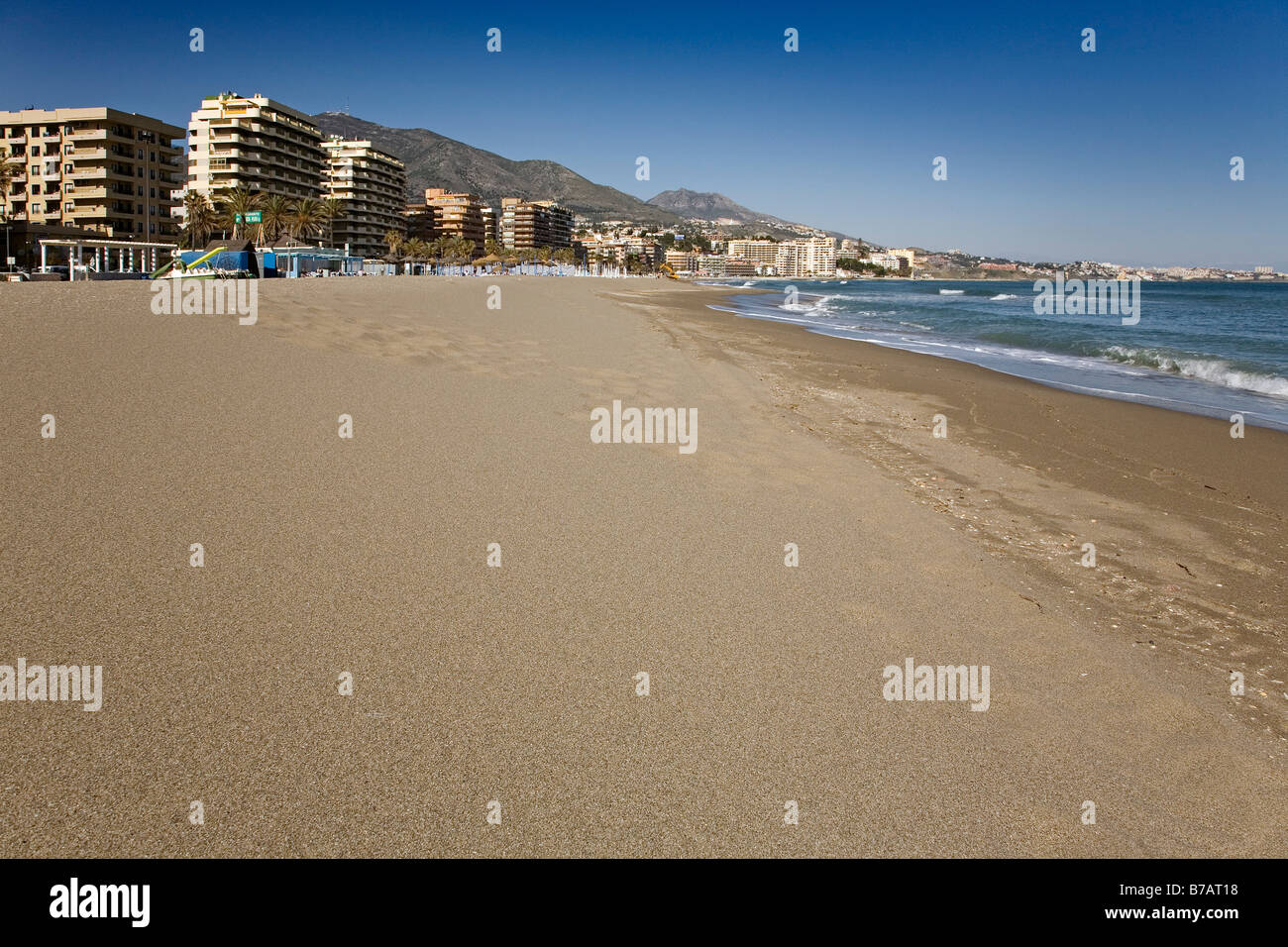 Playa de fuengirola fotografías e imágenes de alta resolución - Alamy
