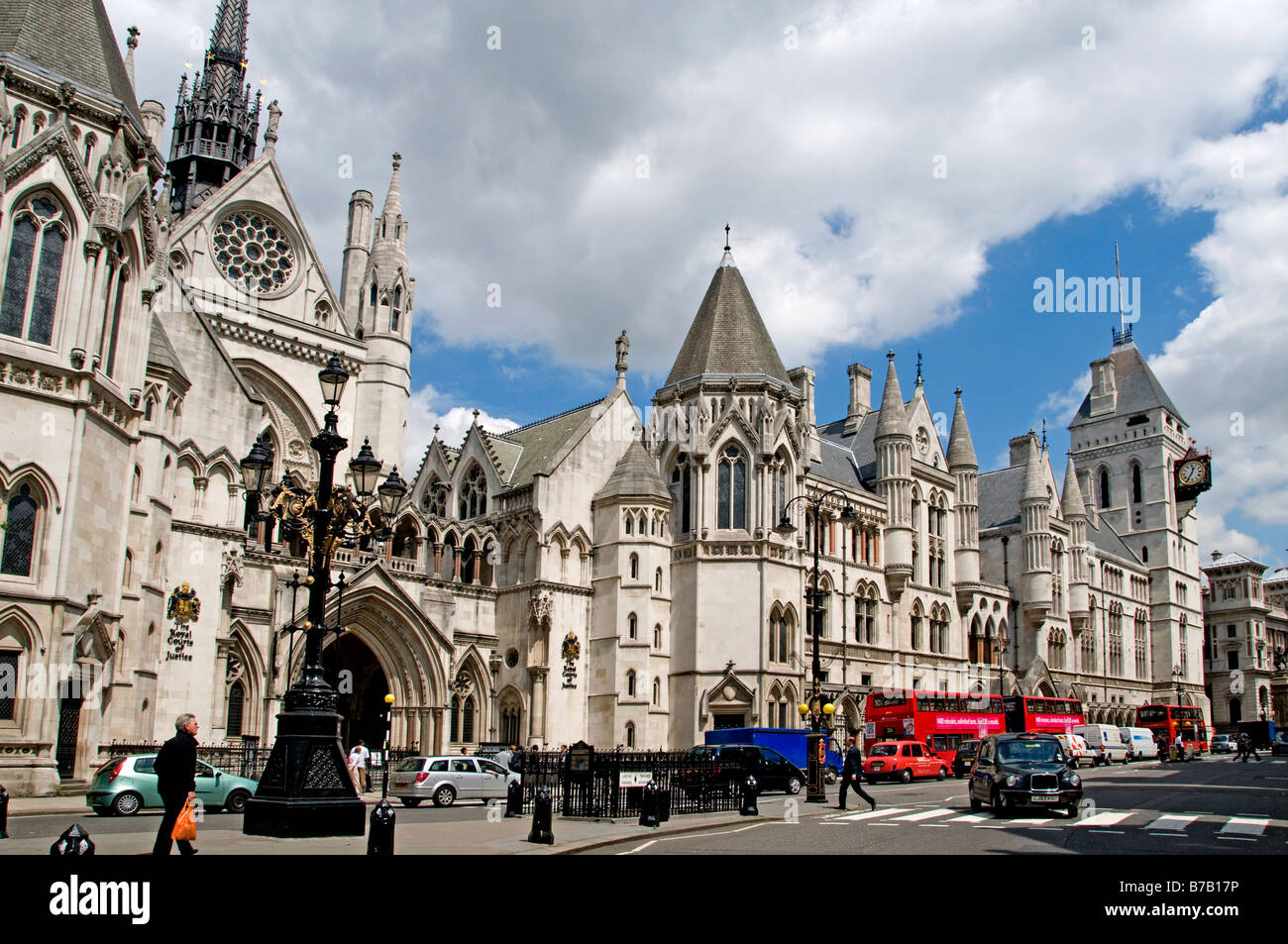 Londres las Cortes Reales de justicia los tribunales Strand Fleet Street Holborn gótica victoriana Foto de stock