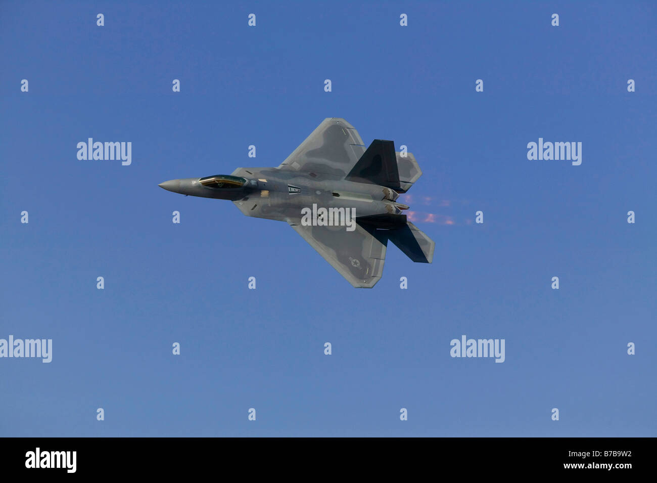 F22 Raptor fighter USAF en velocidad Foto de stock