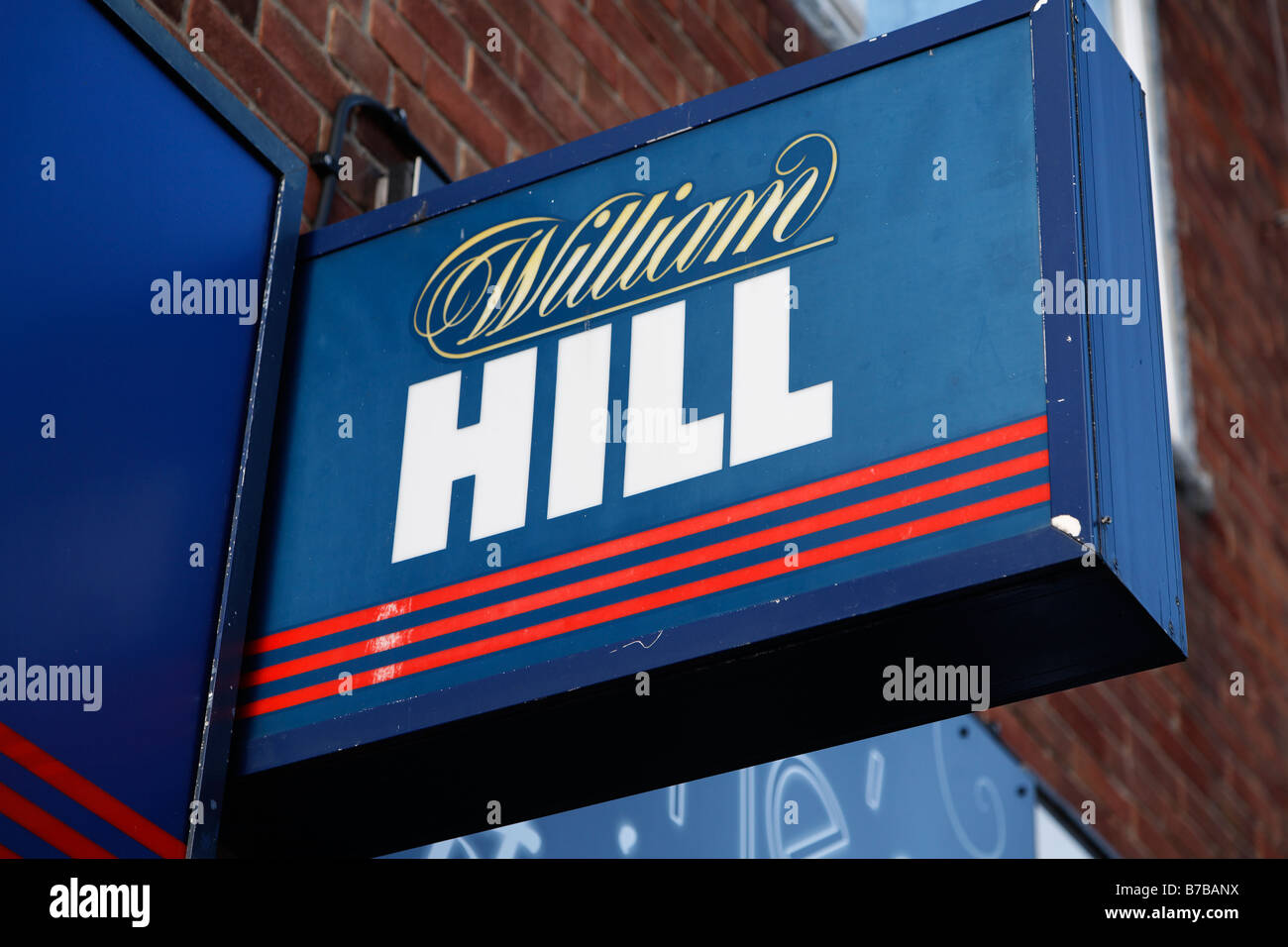 William Hill High Street, las tiendas y en enero de 2009 Foto de stock