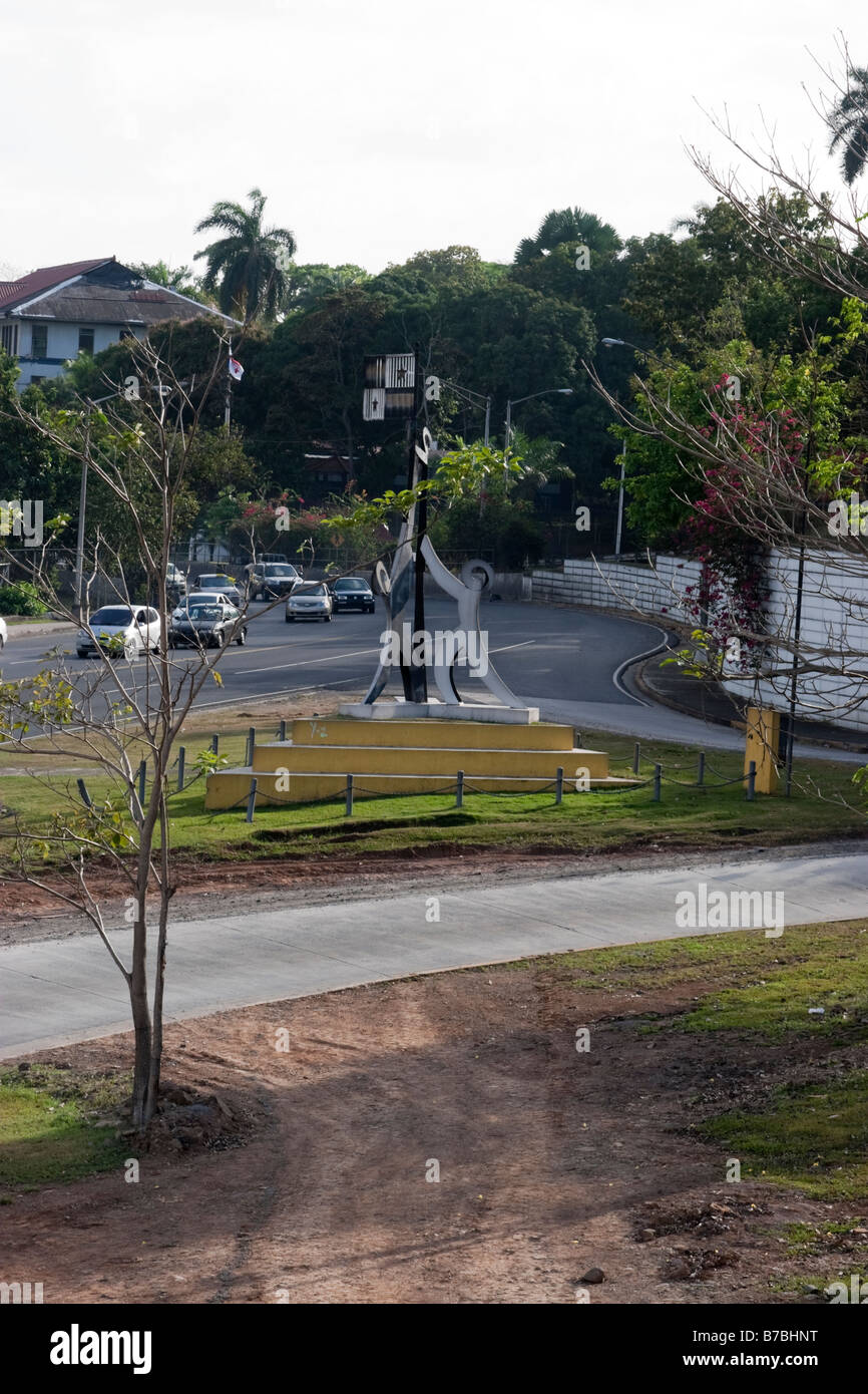 Conmemorativo del Día del mártir. Avenida de los Martires. Ciudad de