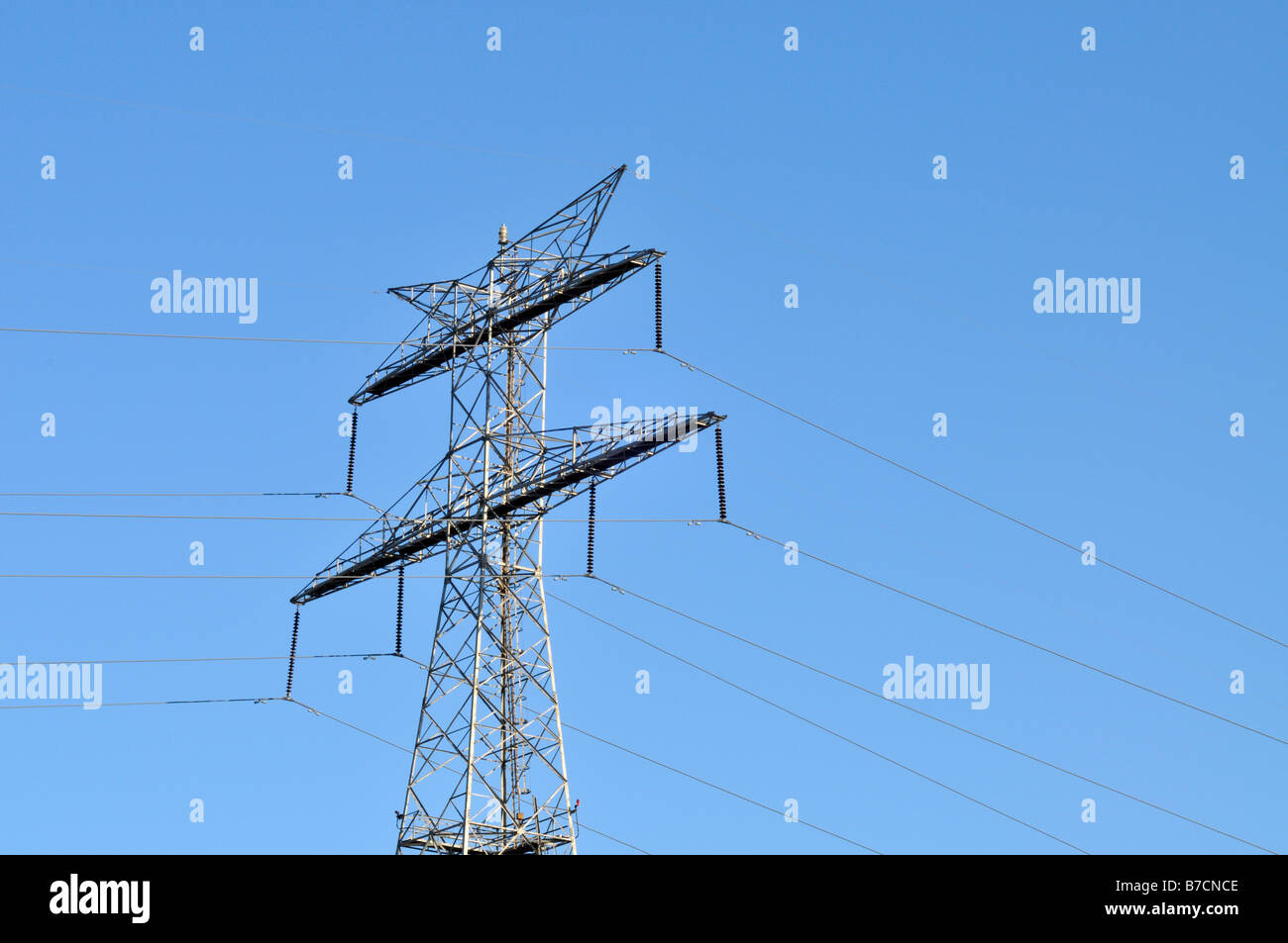 Imagen gráfica de líneas eléctricas de alta tensión y la torre Foto de stock