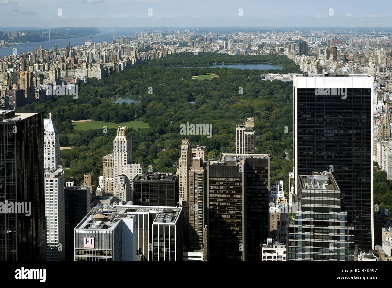 Central Park vista desde lo alto de la roca, el Rockefeller Center, Nueva York, EE.UU. Foto de stock
