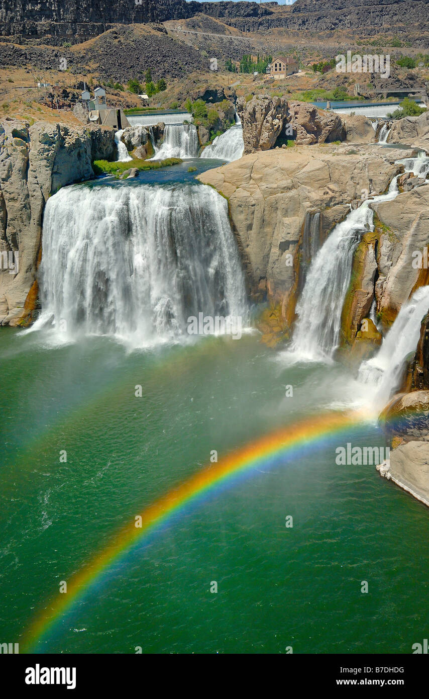 Shoshone Cataratas y un arco iris en la ciudad de Twin Falls en Idaho