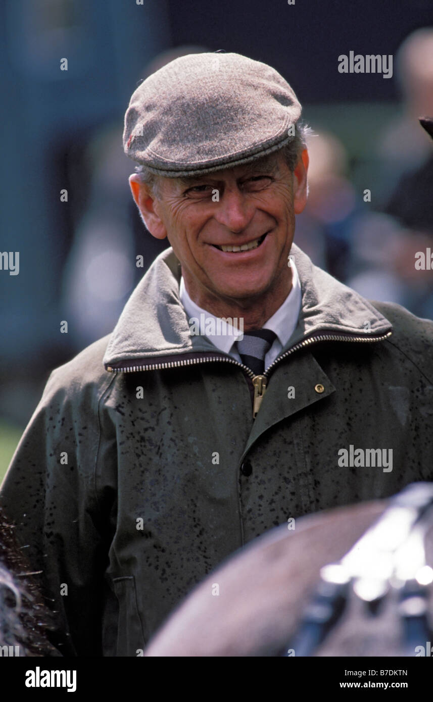 Un sonriente Duque de Edimburgo. Windsor Horse juicios. Circa 1980 Foto de stock