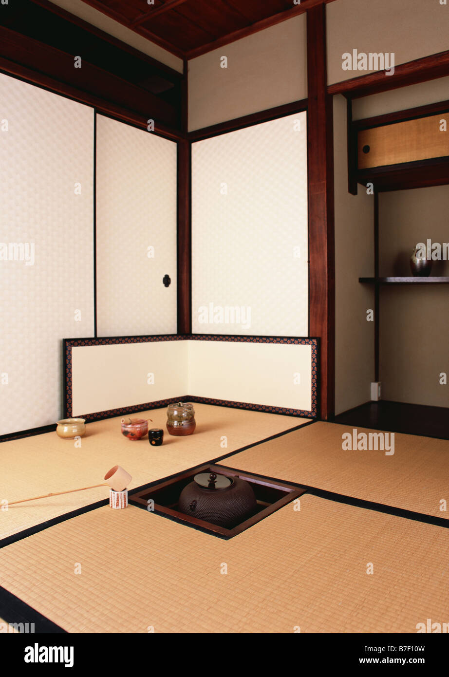 Habitación cubiertos con tatami japonés tradicional Fotografía de stock -  Alamy