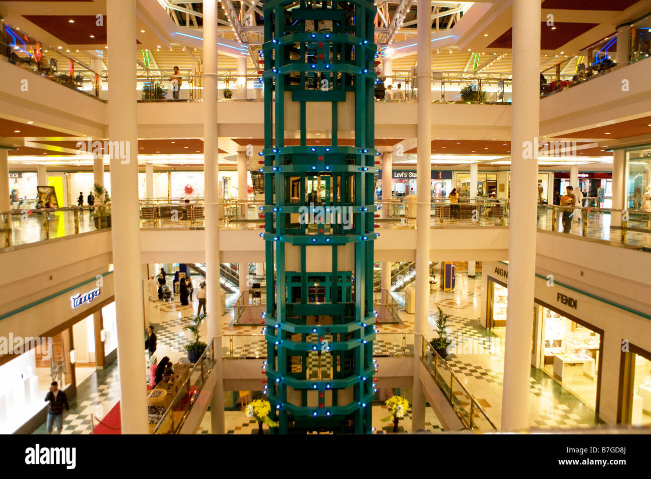 Centro comercial Burjuman en Dubai, Emiratos Árabes Unidos Foto de stock