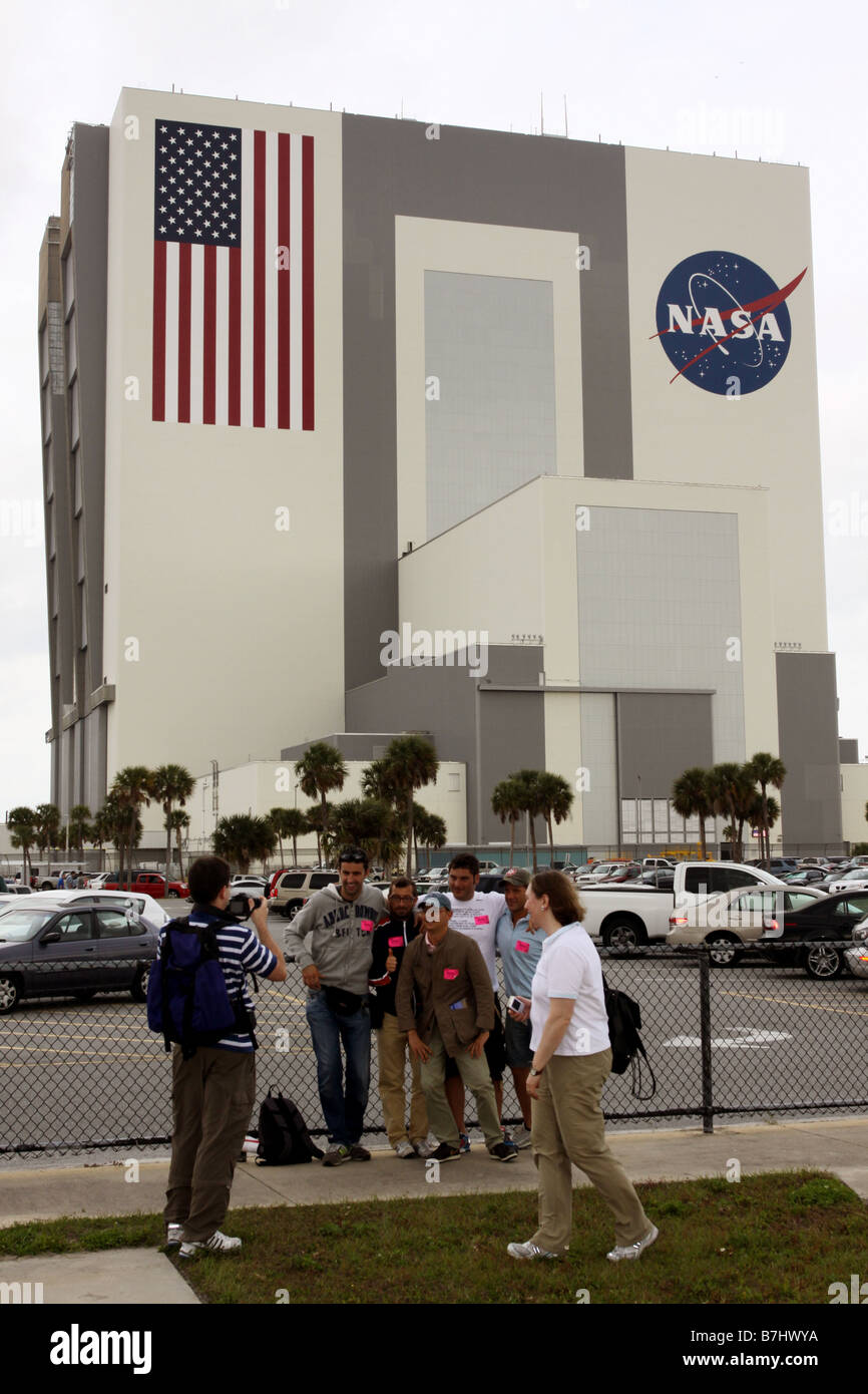 Edificio de ensamblaje de vehículos de la NASA Kennedy Space Center de Cabo  Cañaveral Fotografía de stock - Alamy