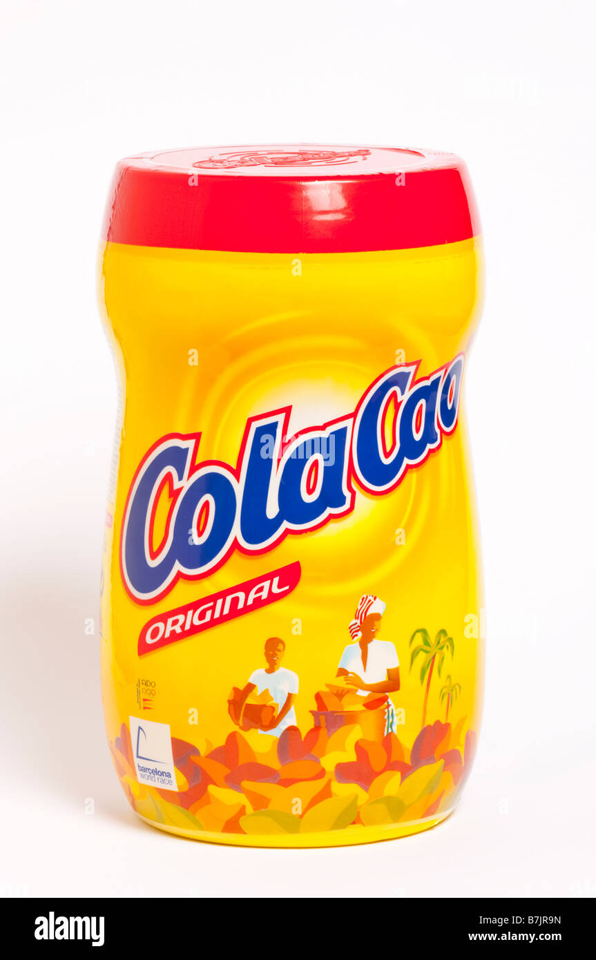 Un bote de Cola Cao original bebida de chocolate caliente colacao disparó sobre un fondo blanco. Foto de stock