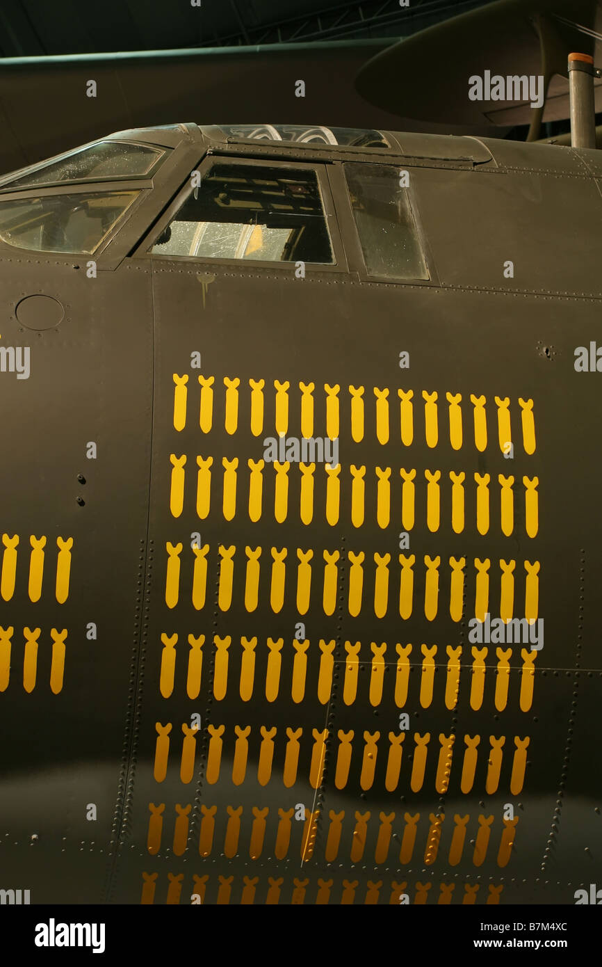 Bomba Ace Puntuación en avión lado Museo Nacional de la Fuerza Aérea de