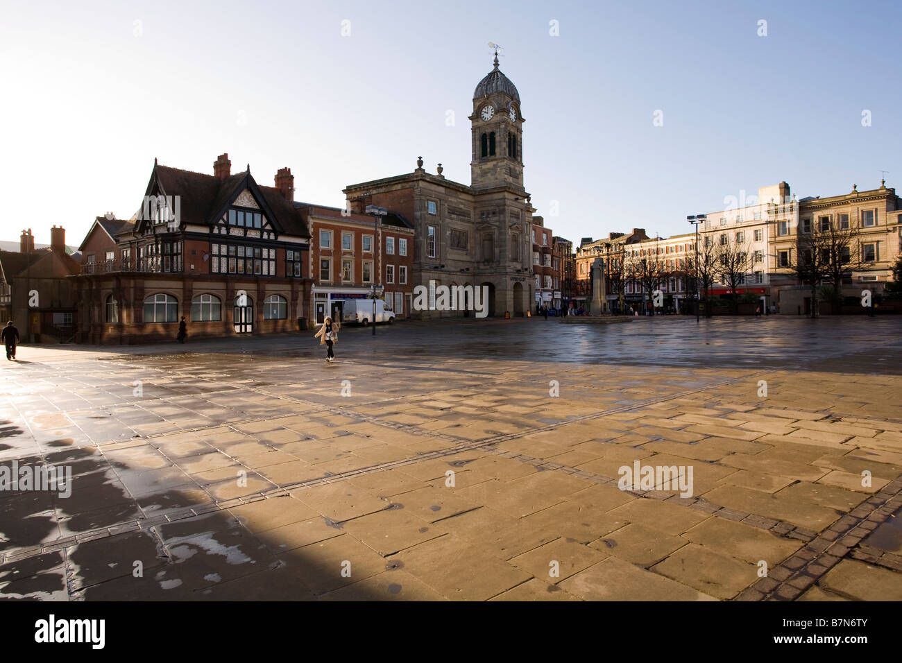 Derby Edificio Guildhall, la pieza central de la plaza del mercado, Derby, Inglaterra. Foto de stock