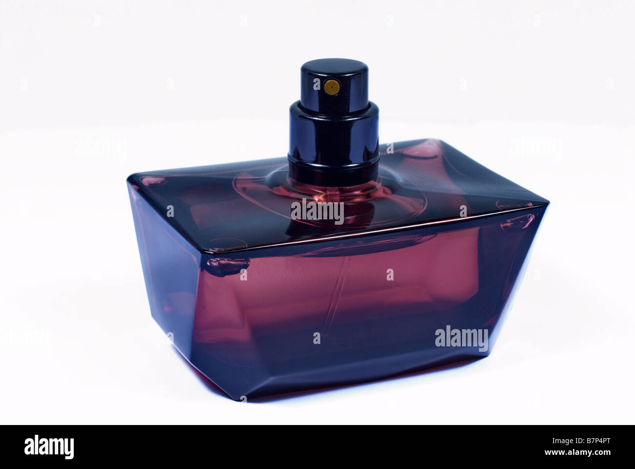 Una botella de perfume sin una tapa sobre fondo blanco Fotografía de stock Alamy