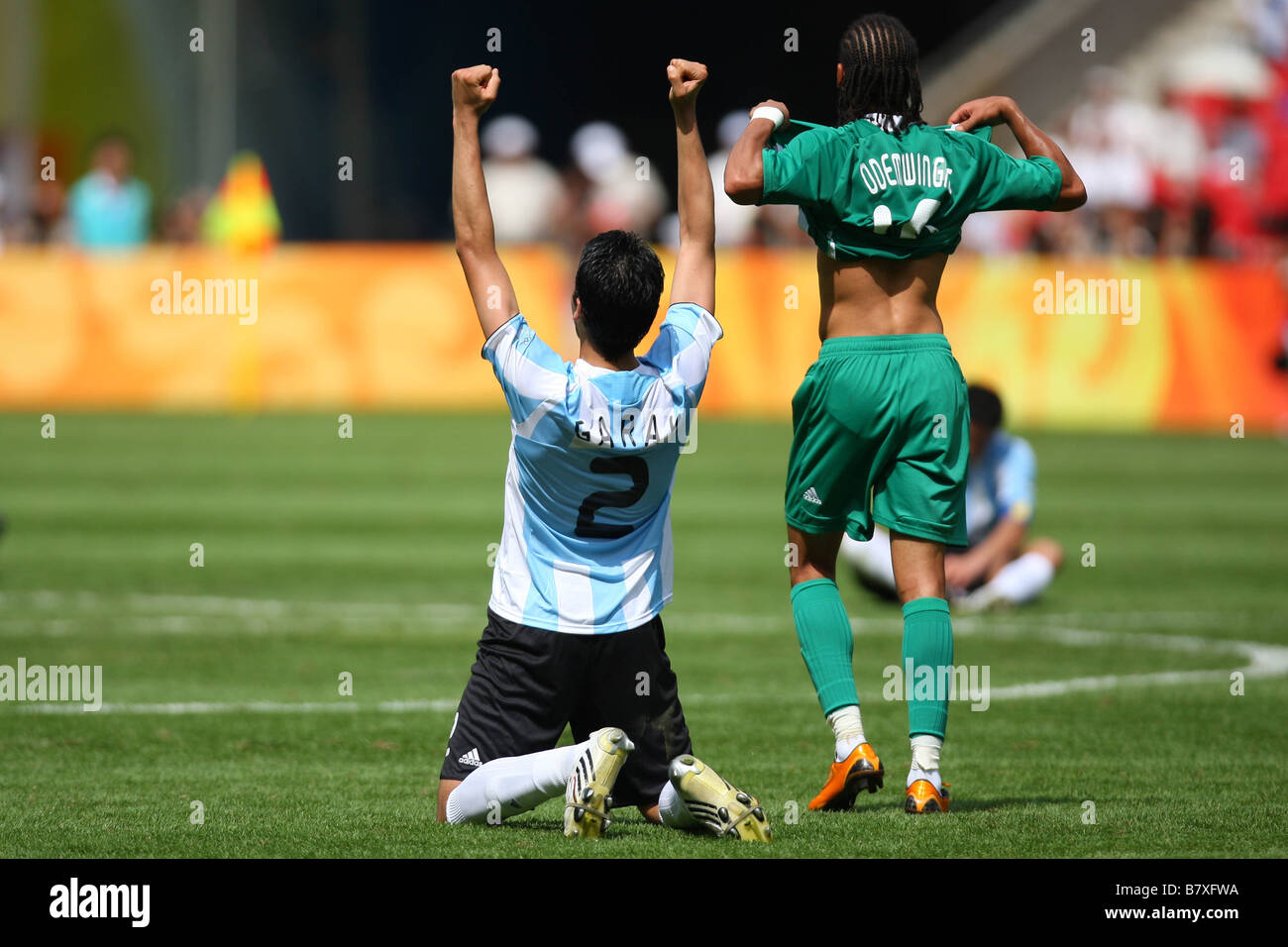 Ezequiel Garay Arg El 23 De Agosto De 2008 Futbol Juegos Olimpicos Beijing 2008 Ezequiel Garay Equipos Arg Celebra Su Victoria Sobre Nigeria En La Final De Futbol Mens Partido Entre Argentina