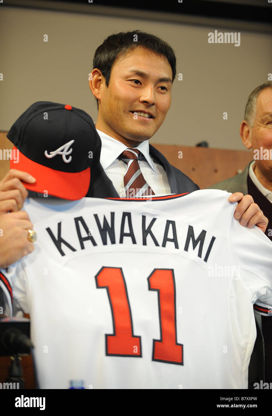 Kenshin Kawakami bravos 13 DE ENERO 2009 MLB Kenshin Kawakami 11de los Atlanta Braves posa durante una conferencia de prensa en Atlanta Foto de stock