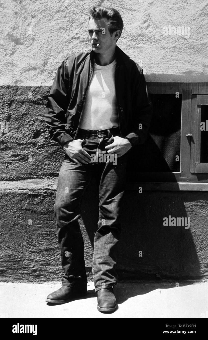 James Dean Rebelde sin causa Año: 1955 Director: Nicholas Ray de EE.UU  Fotografía de stock - Alamy